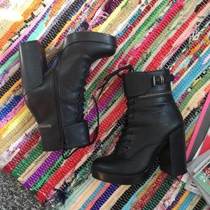 ✅SOLD Black booties